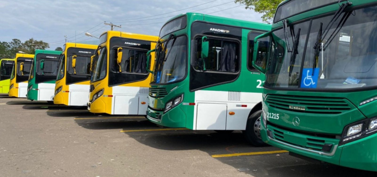 Ônibus sairão com atraso das garagens nesta terça-feira em Salvador