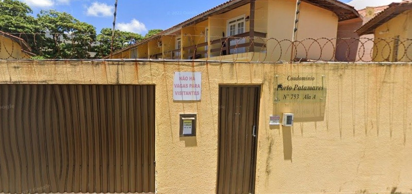 Homens trocam tiros em condomínio de Salvador