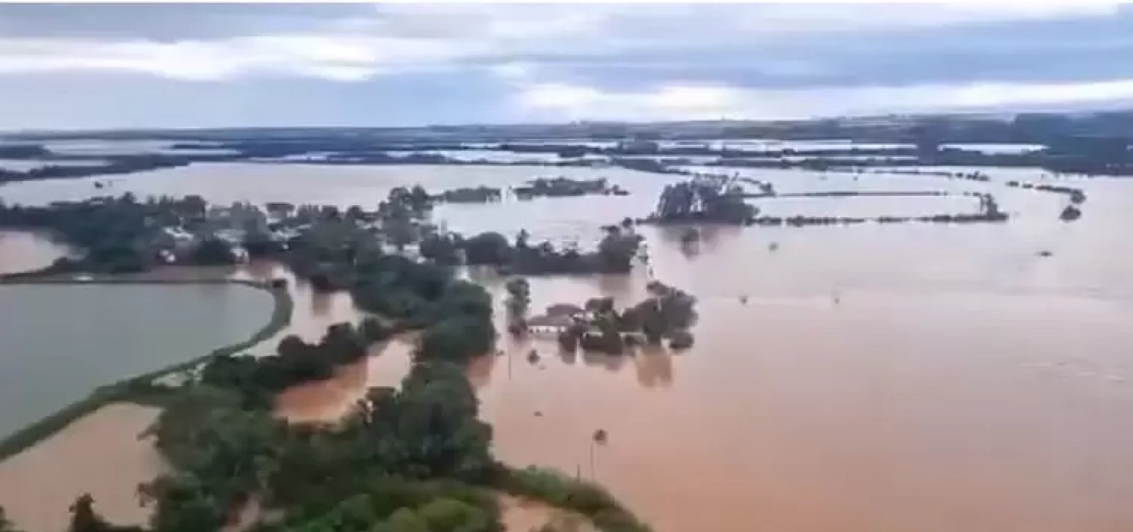 Chuvas no RS deixam 32 mortos, rios de todo estado podem sofrer cheias históricas