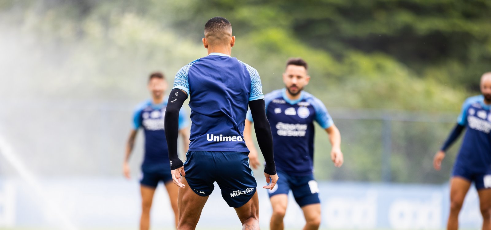 De olho na liderança do Brasileirão, Bahia encara o Bragantino neste domingo