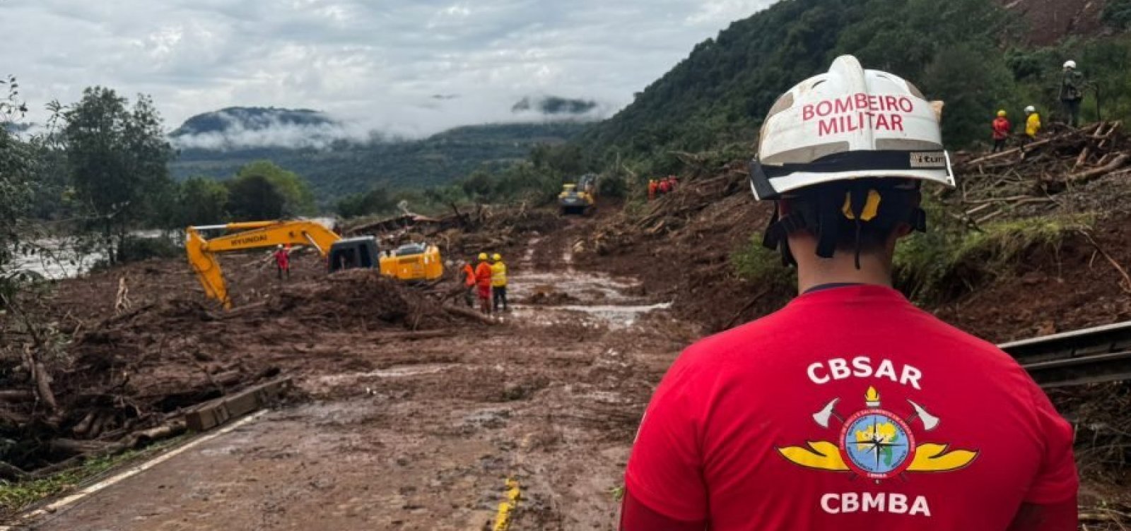 Bombeiros da Bahia seguem nas buscas por desaparecidos no Rio Grande do Sul