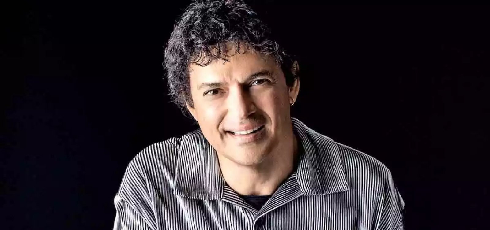 Jorge Vercillo comemora 30 anos de carreira com show na Concha Acústica do TCA