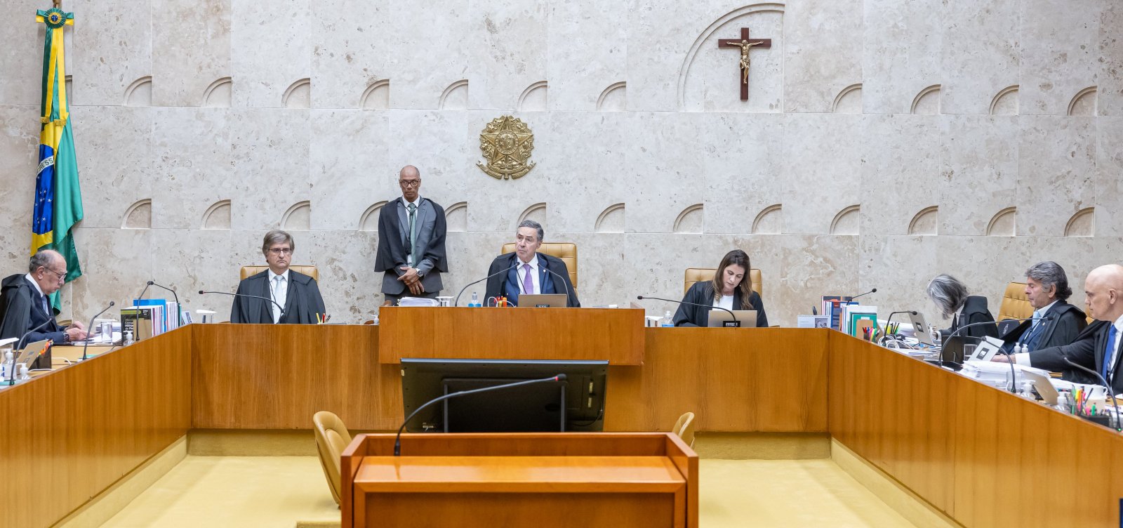Moraes vota para invalidar pontos da Lei de Improbidade Administrativa; Gilmar pede vista