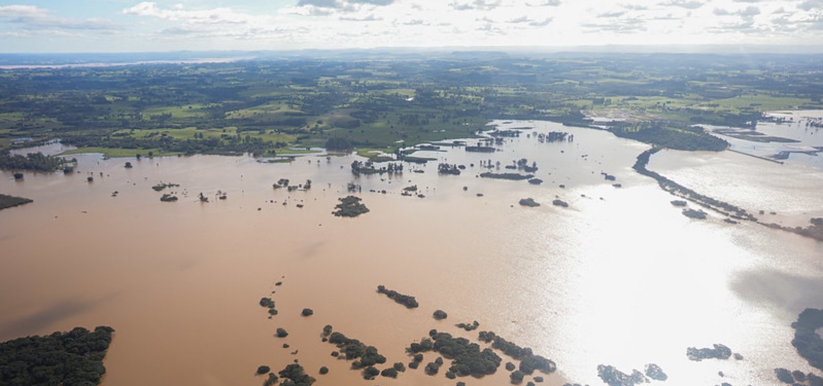 Rio Guaíba deve ficar acima da cota de inundação até o final de maio
