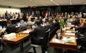 Comissão especial retoma debate sobre impeachment nesta sexta-feira