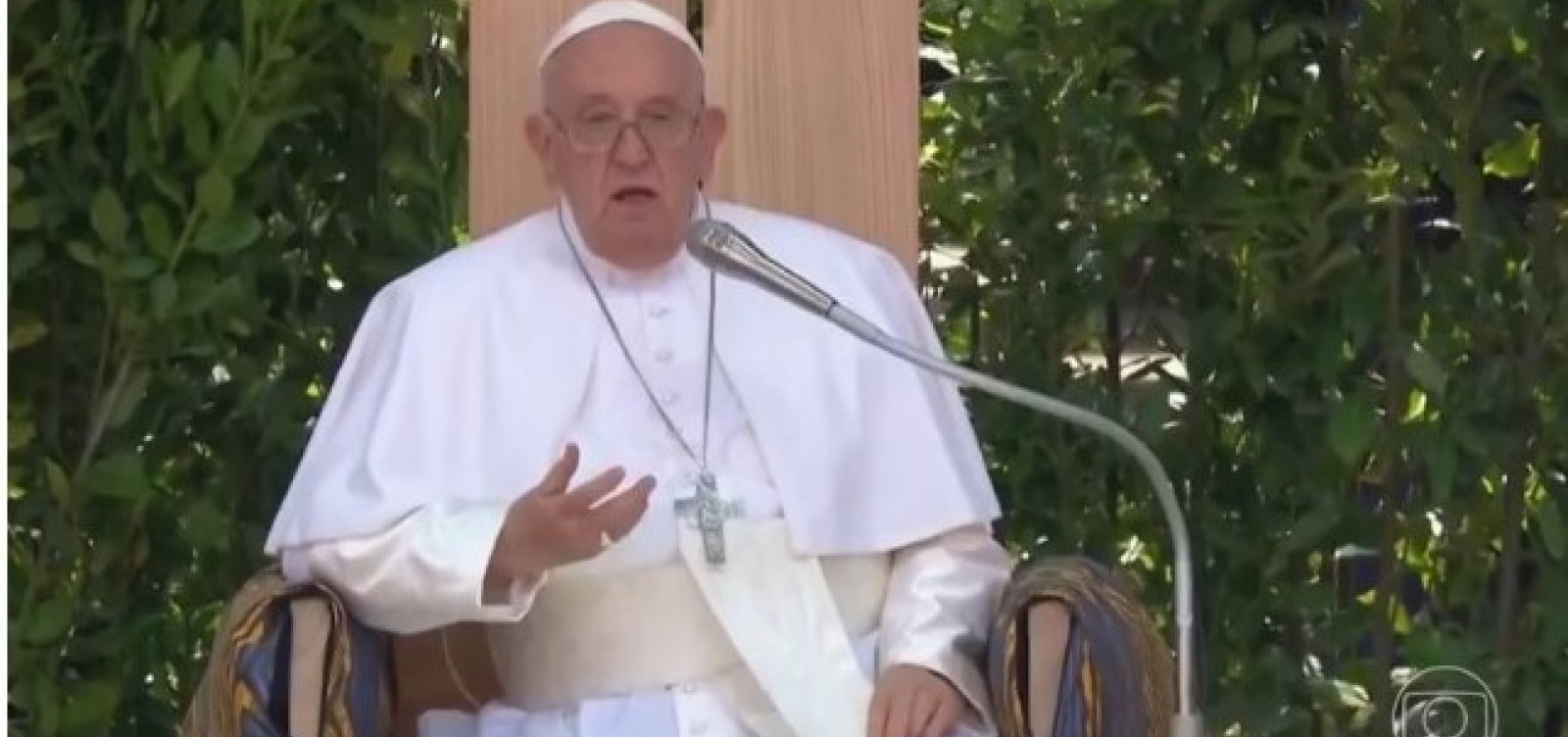 Papa Francisco faz apelo para paz no Oriente Médio e diz que "está nas mãos do povo"