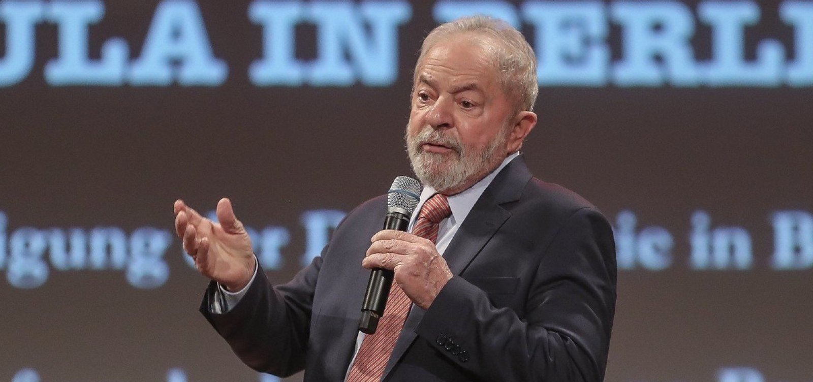 Lula pede liberdade para jornalista Julian Assange, fundador do WikiLeaks