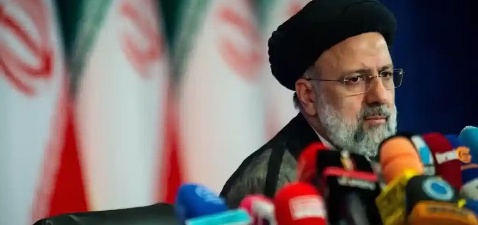 Irã diz ter identificado local exato do helicóptero do presidente Raisi