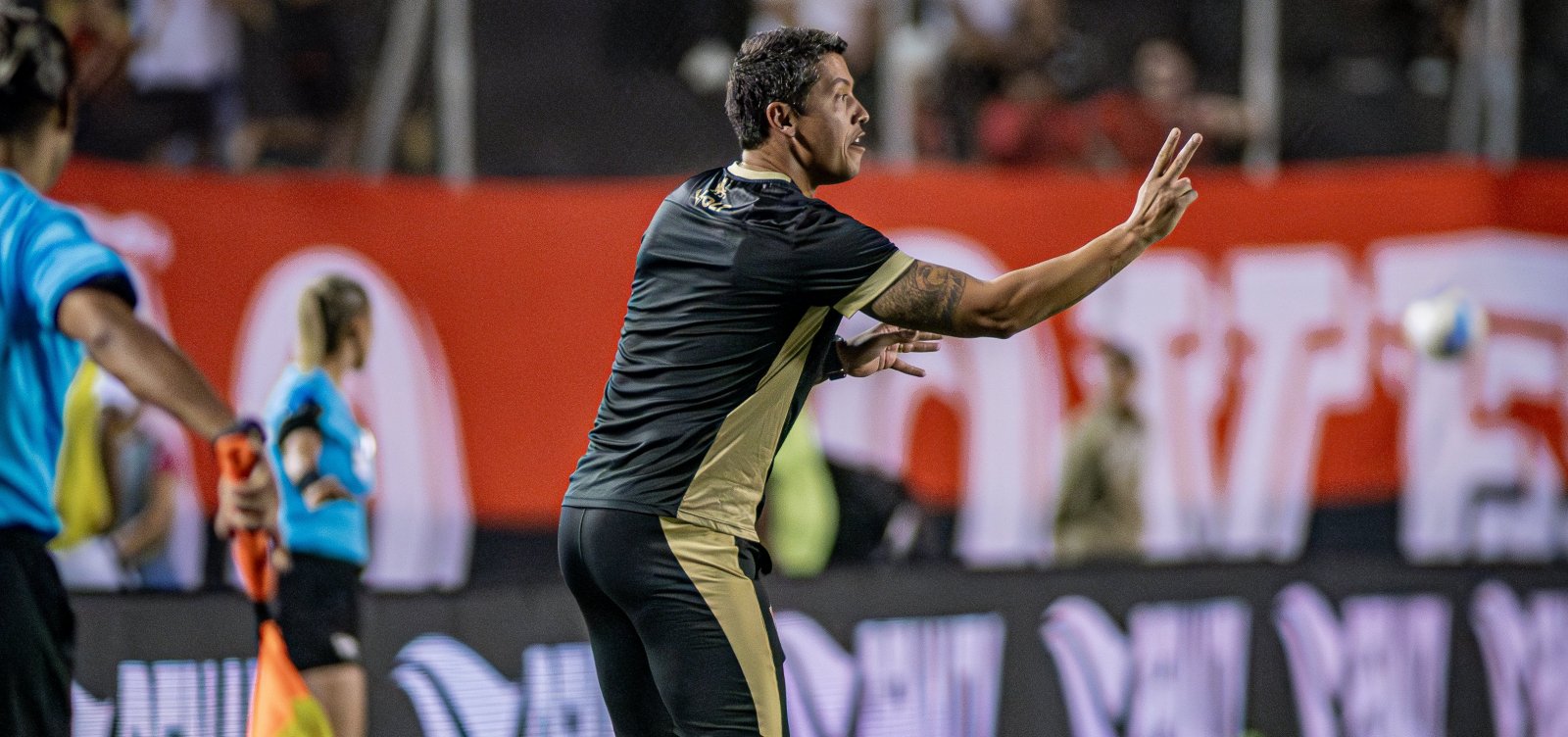 Carpini destaca desempenho inicial do Vitória diante do Botafogo, mas faz alerta: "Precisamos ser mais efetivos"