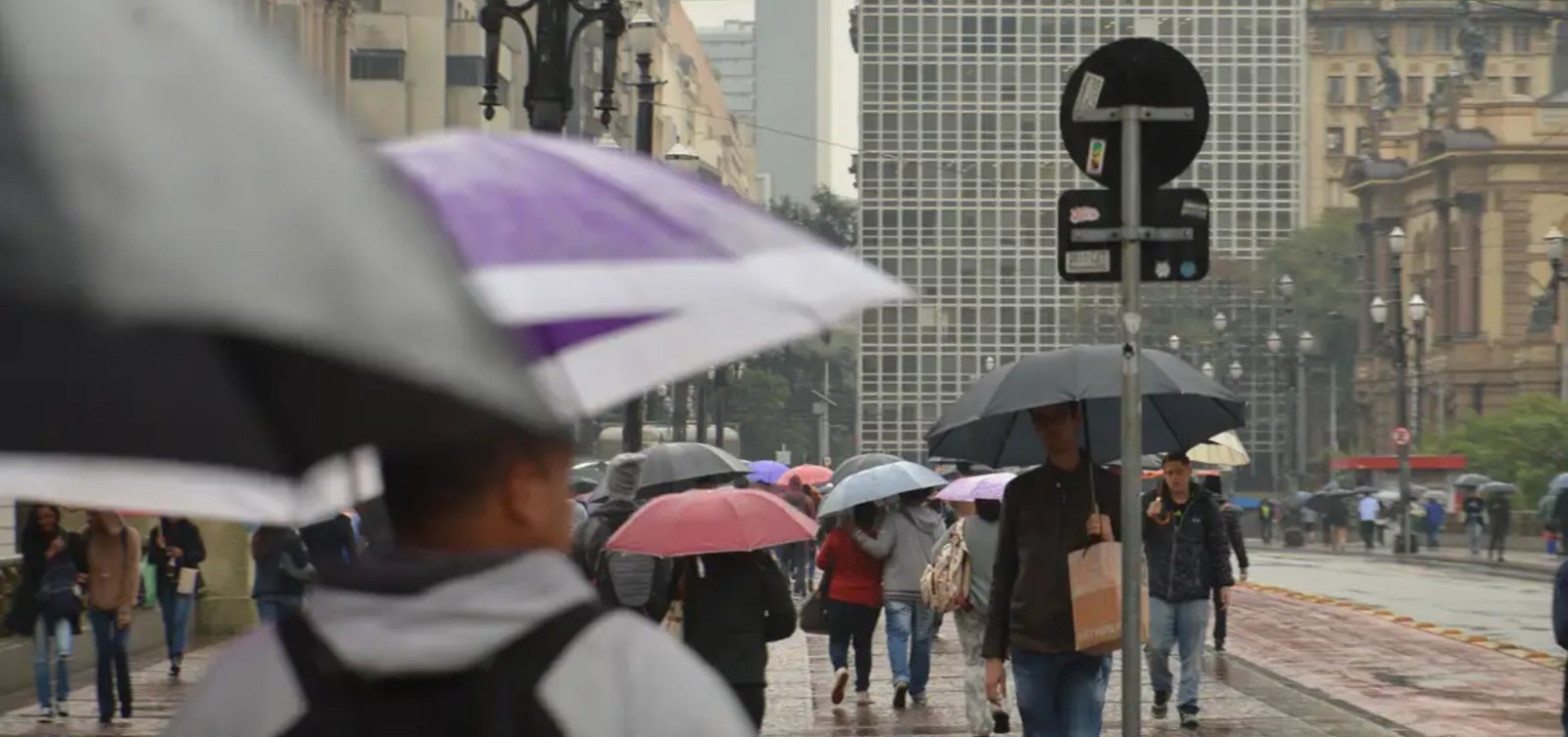 Salvador deve ter mais dias chuvosos nesta semana, com temperaturas variando entre 23 °C e 30 °C