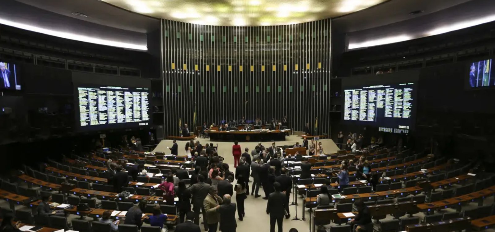 Congresso derruba veto de Lula e volta a proibir "saidinha" de presos em datas comemorativas