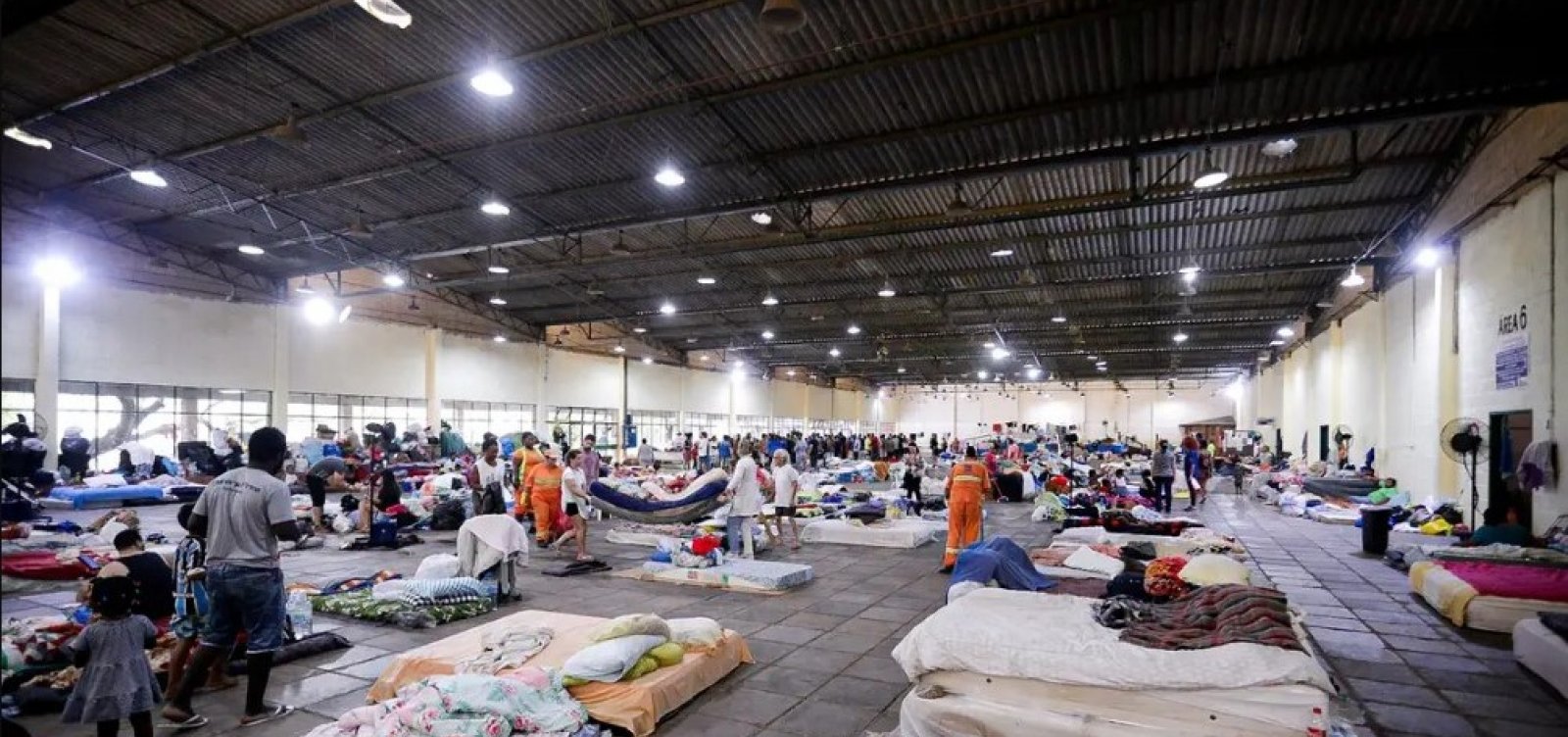Quase 2 mil pessoas deixam abrigos no RS em 24h ap&oacute;s baixa significativa do lago Gua&iacute;ba