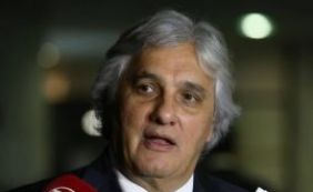 Após cirurgia, Delcídio do Amaral recebe alta e deixa hospital em São Paulo