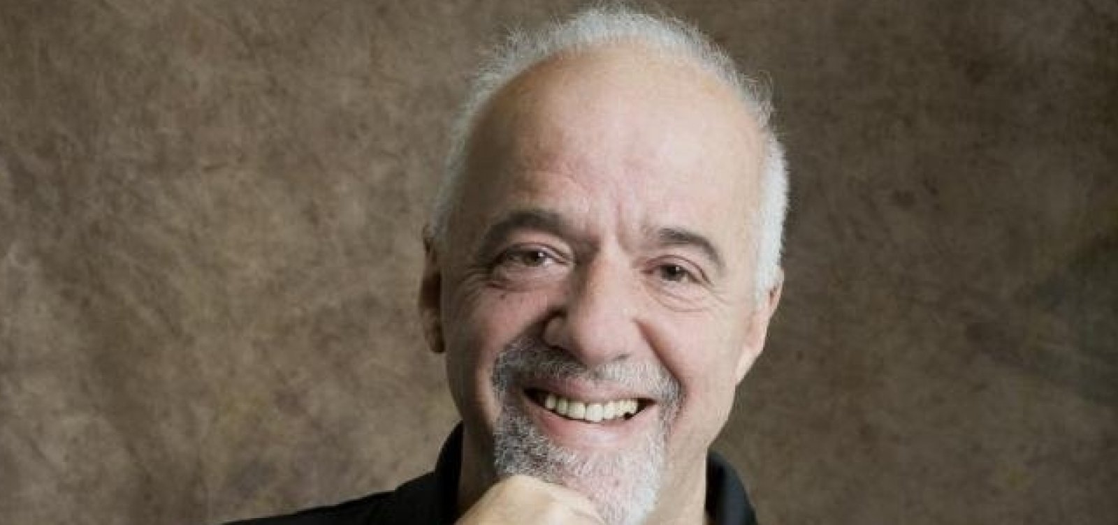 "O Diário de um Mago", best-seller de Paulo Coelho, será filme da Netflix