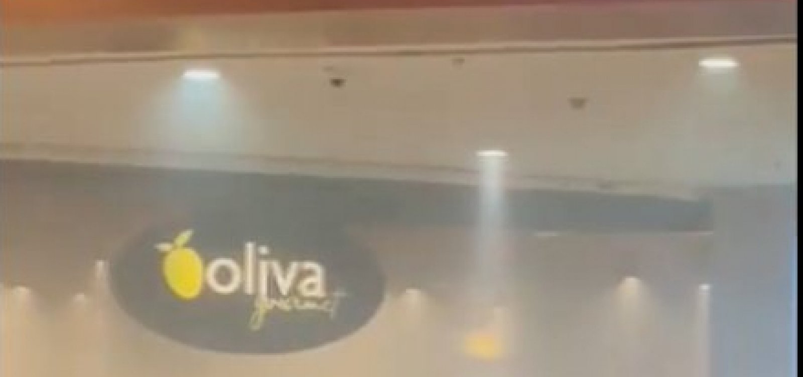 Princípio de incêndio atinge restaurante em shopping de Salvador