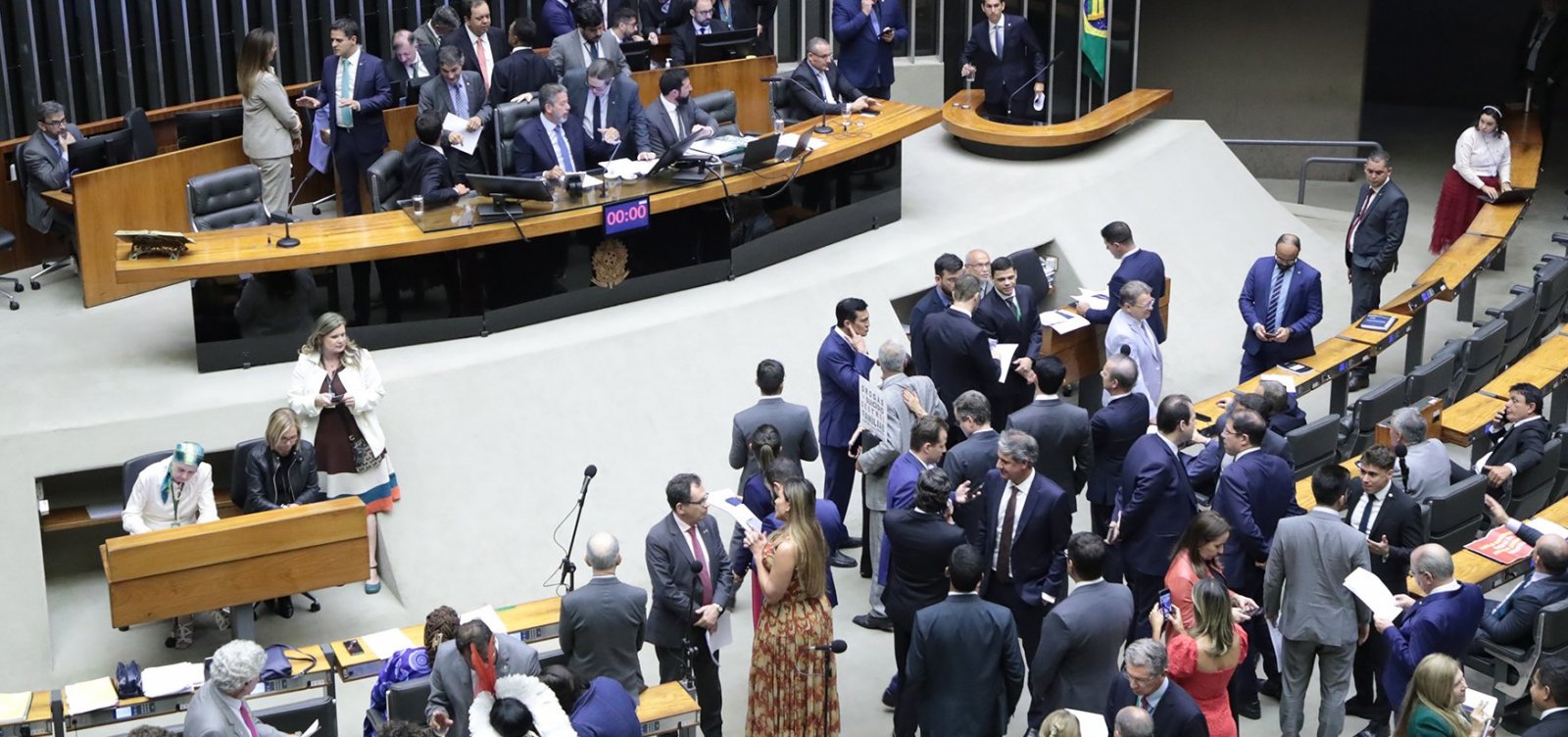 Bancada evangélica admite adiar votação do PL do Aborto na Câmara, diz site