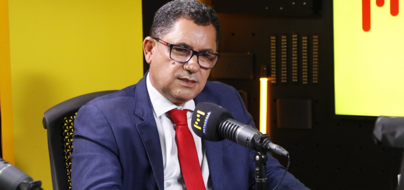 Em Sabatina do JC, Hélio Ferreira classifica dinâmica na Câmara como “rolo compressor” e critica sistema de transporte
