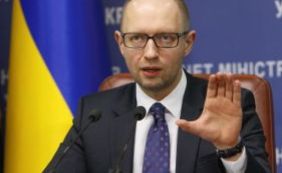 Primeiro-ministro da Ucrânia, Arseni Iatseniouk, renuncia ao cargo