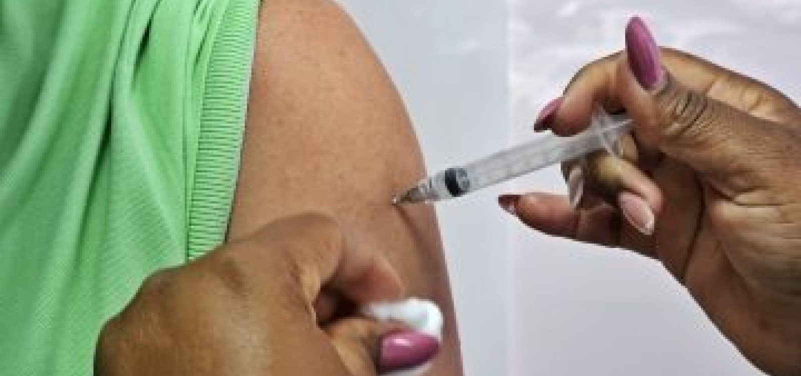 Bahia amplia vacina contra a dengue para público de 4 a 59 anos no estado