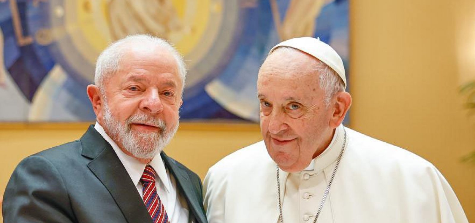 Papa Francisco afirma ser contra legalização de drogas: "Pisoteiam a dignidade humana"