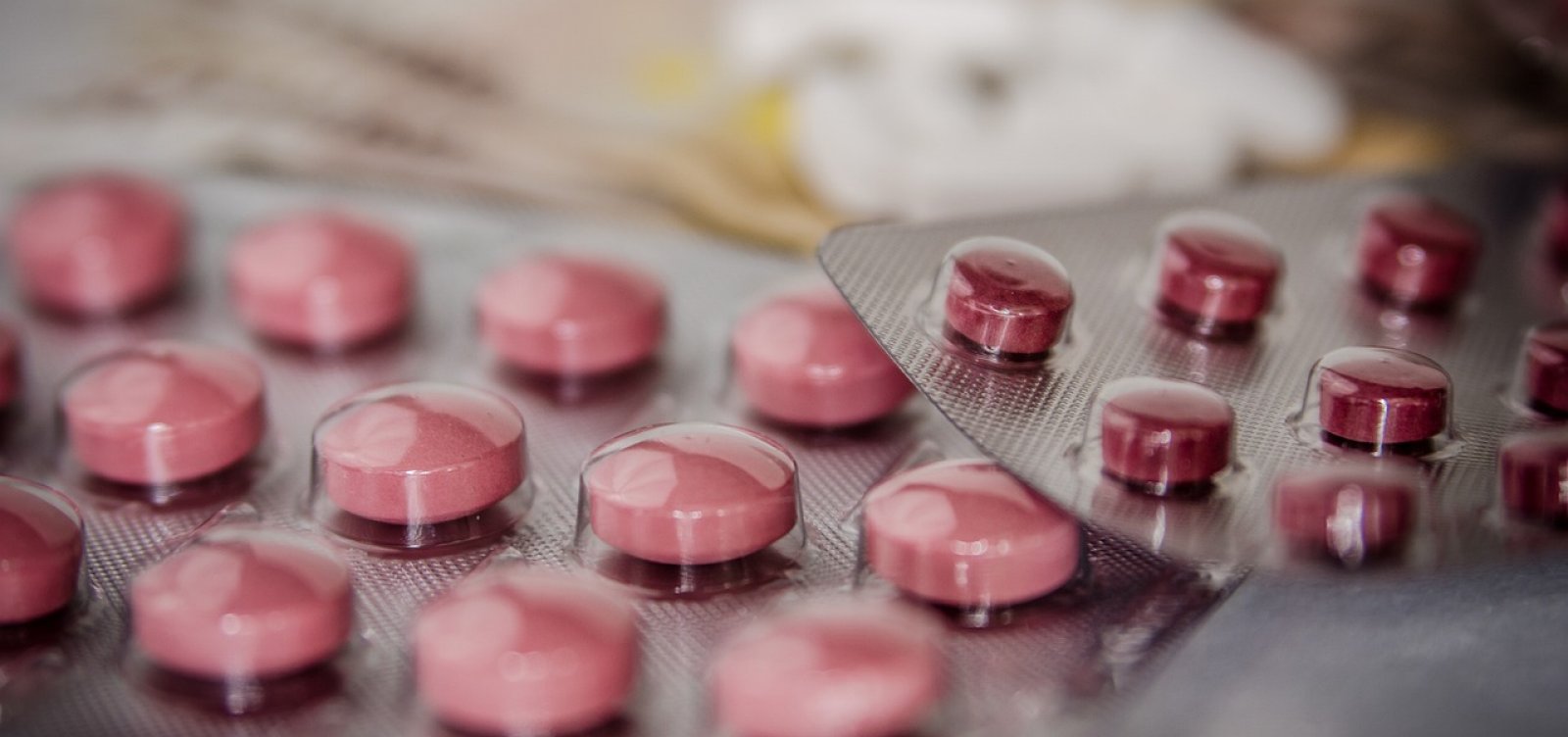 Ministério da Saúde desrespeita prazo para incorporar medicamentos contra câncer de mama no SUS