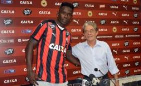 300 mil euros separam zagueiro Kanu de acerto com o Vitória