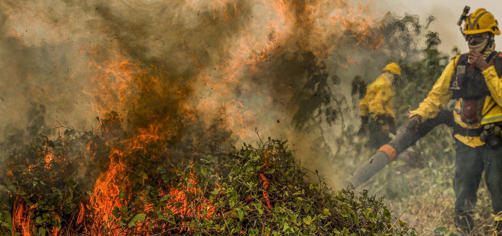 FAB lança 336 mil litros de água no combate a incêndios no Pantanal
