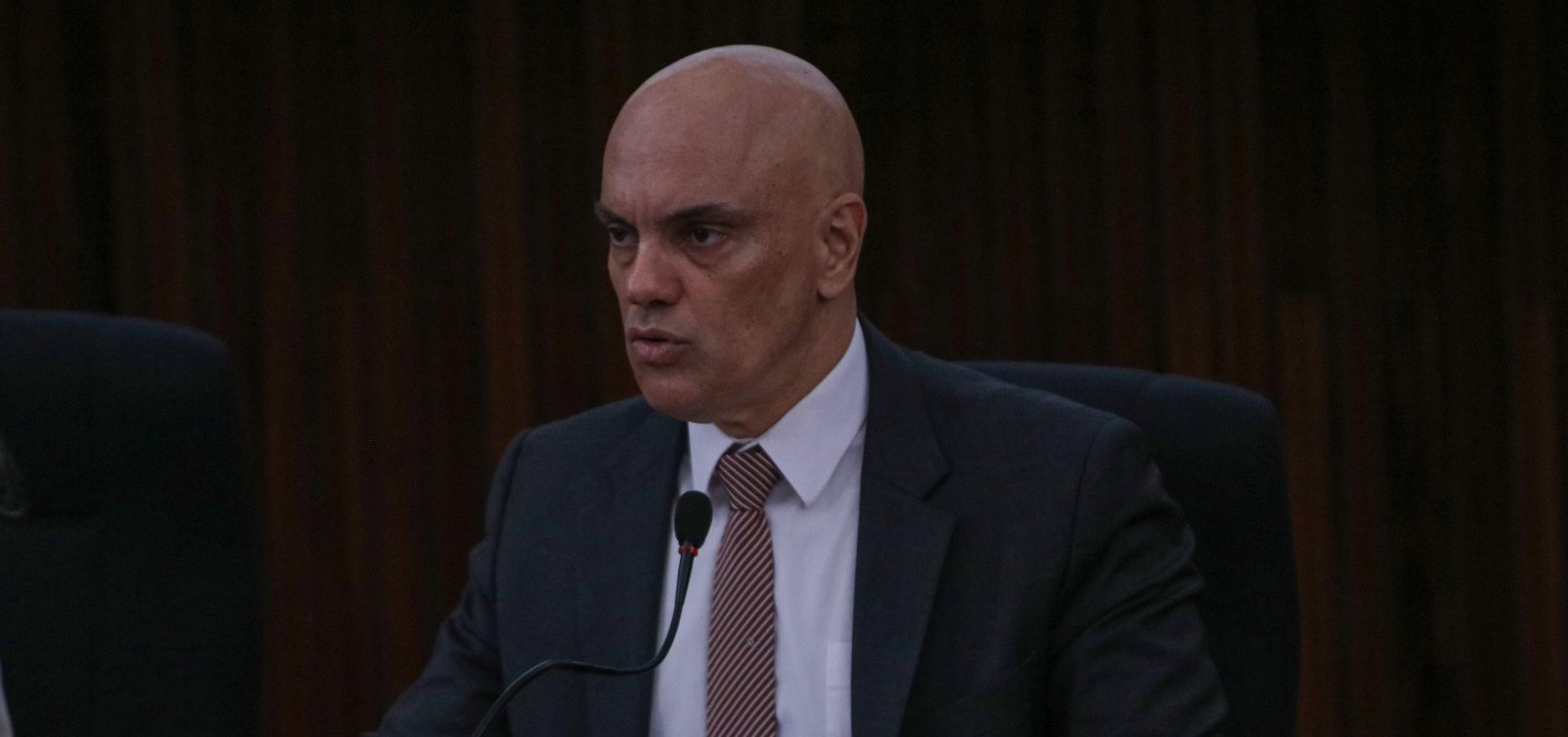 Alexandre de Moraes intima PGR para se pronuncie sobre norma do CFM que restringia o aborto legal