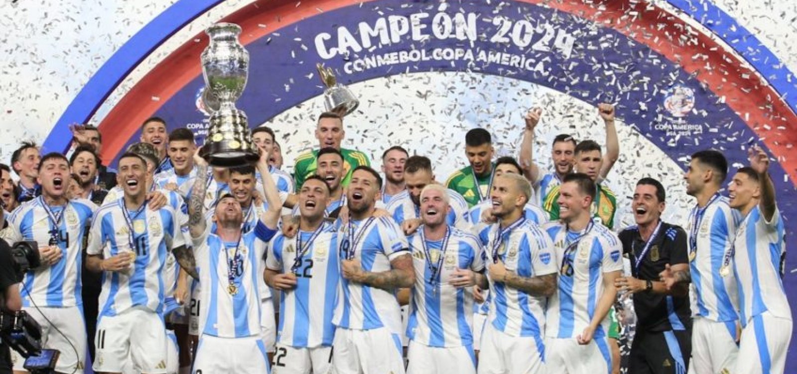 Fifa anuncia investigação sobre canto racista feitos por jogadores da seleção argentina 