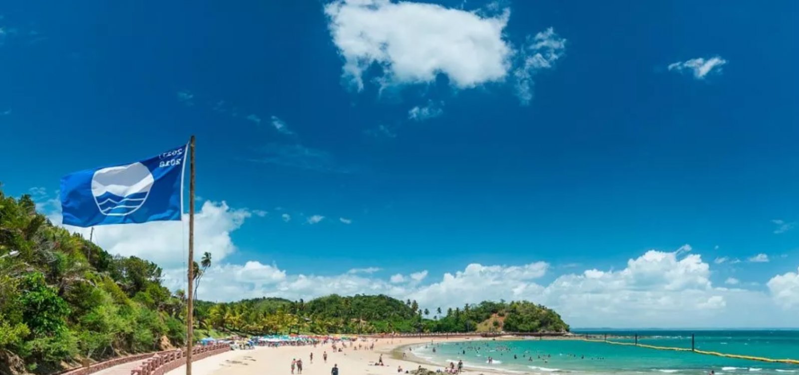 Praia de Ponta de Nossa Senhora de Guadalupe em Salvador é destaque entre as melhores praias do mundo
