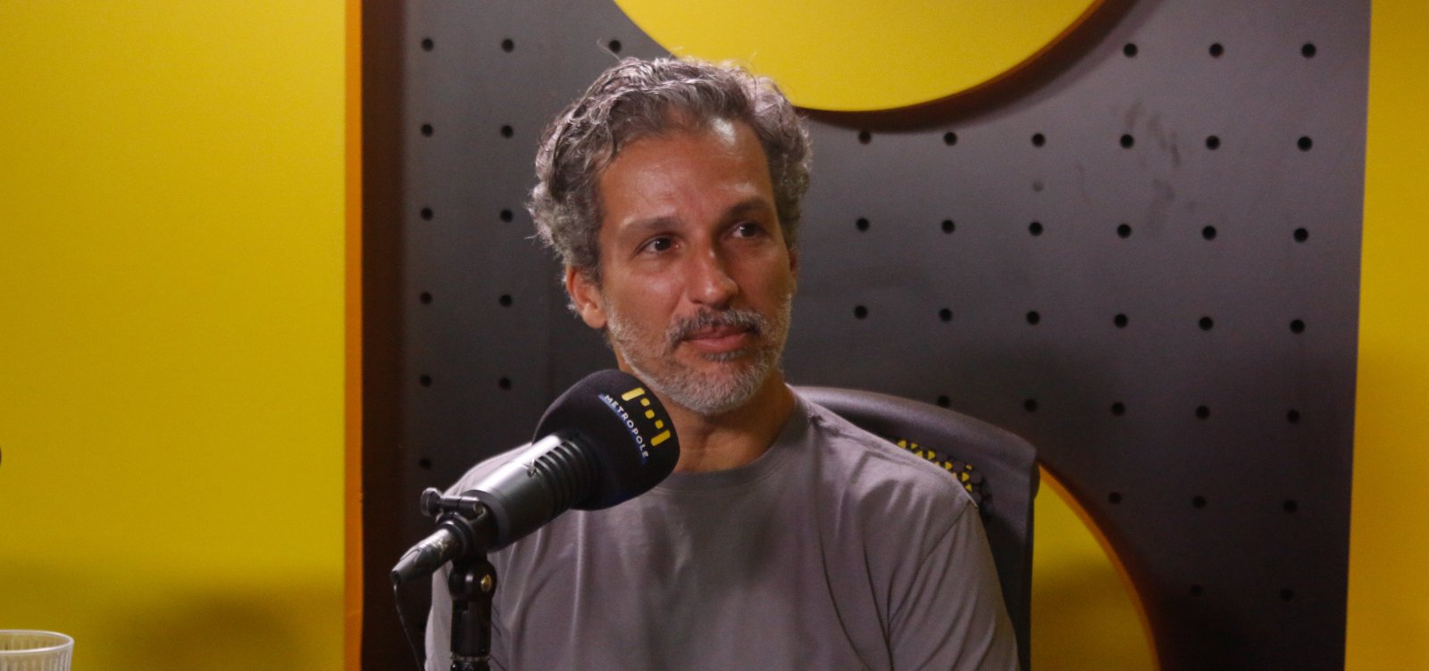 Francisco Bosco: a regulação das redes é tanto um problema teórico quanto político
