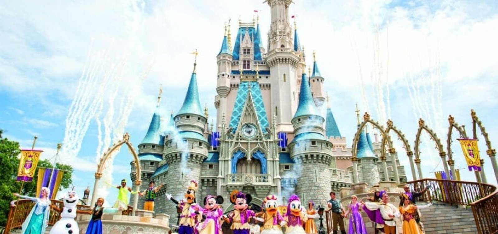 Funcionários da Disney fazem protesto e ameaçam greve: "Mickey ia querer um salário justo"