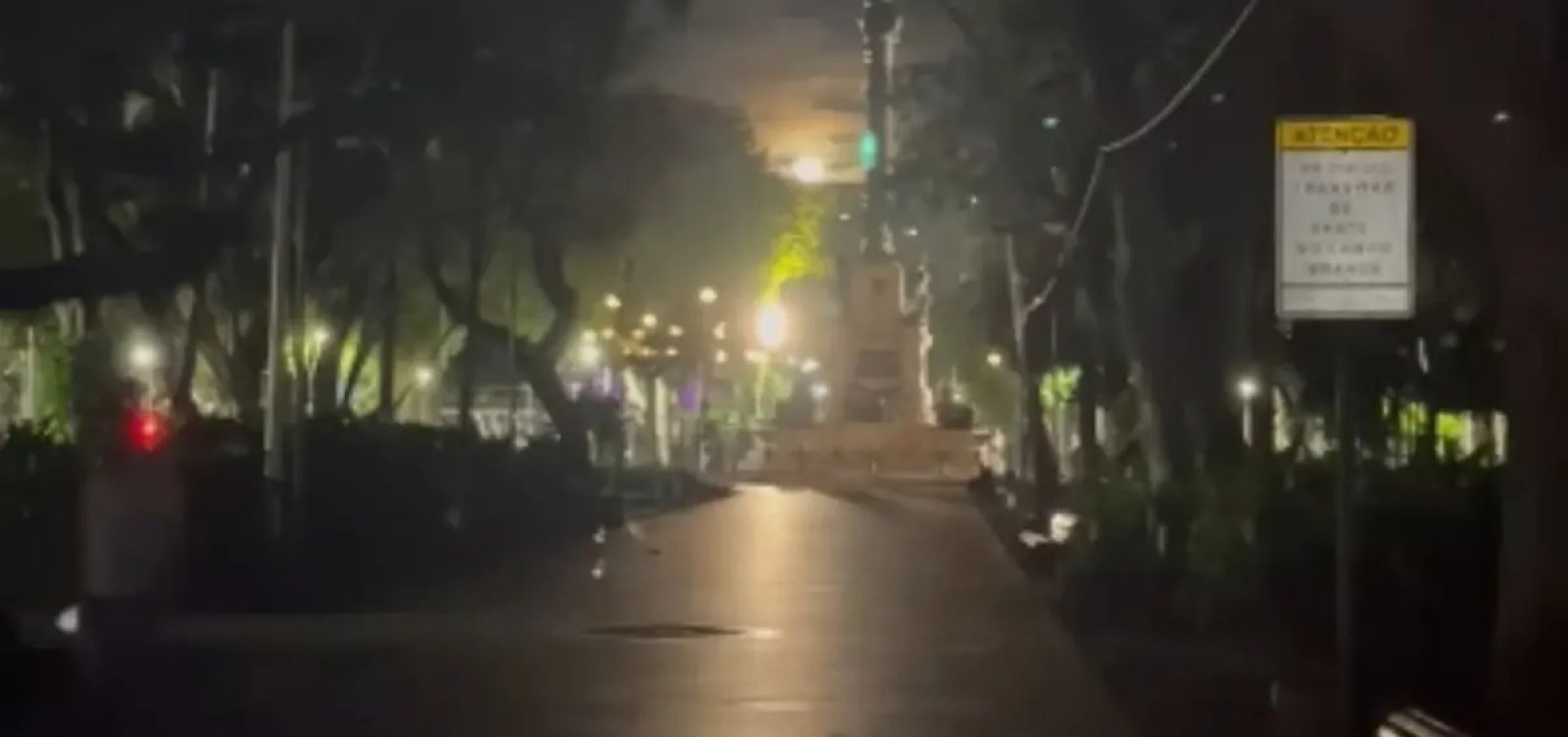 Praça do Campo Grande fica sem energia após subestação subterrânea ter sido violada 