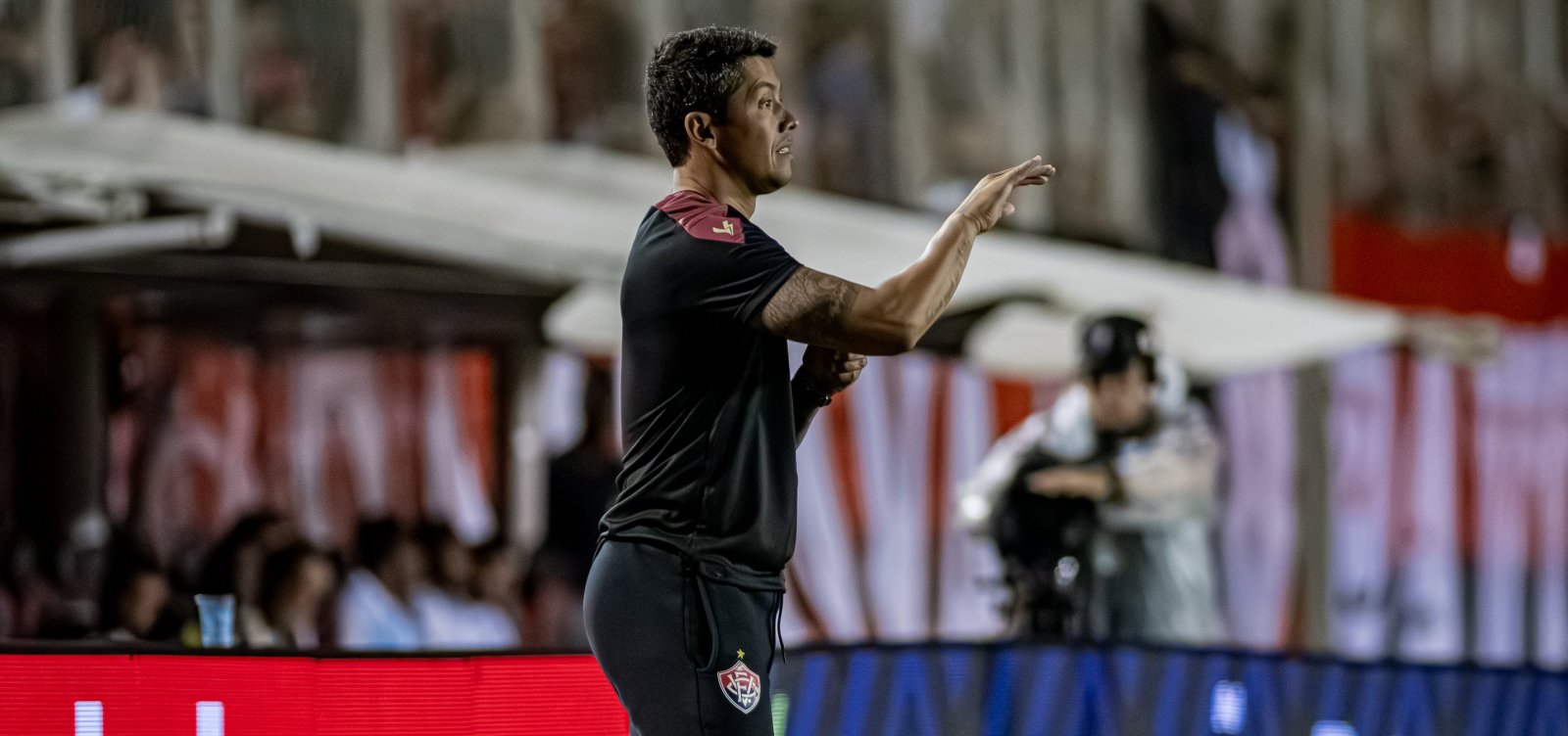 Carpini aprova atuação do time em derrota para o Flamengo e pede apoio do torcedor: "Precisamos que nos ajude"