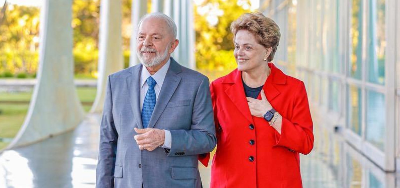 Dilma volta ao Palácio da Alvorada pela primeira vez desde o impeachment e encontra Lula