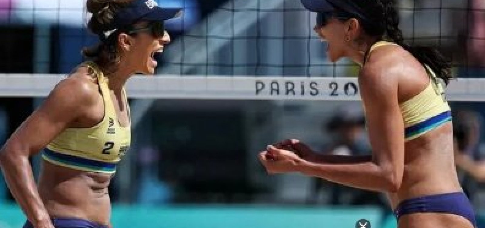 Carol Solberg e Bárbara Seixas estreiam com vitória no vôlei de praia em Paris-2024