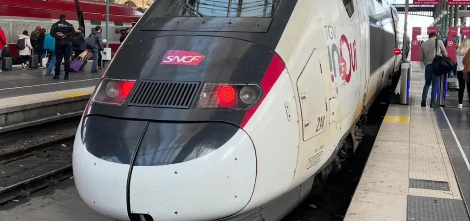 Polícia francesa prende suspeito de 'ataques coordenados' contra linhas de trens em Paris