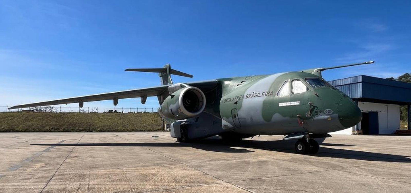 Queda de avião em SP: FAB fará transporte de urnas funerárias com vítimas para Paraná 