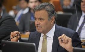 "Temer seria a continuidade da paralisia do governo Dilma", analisa Aécio Neves