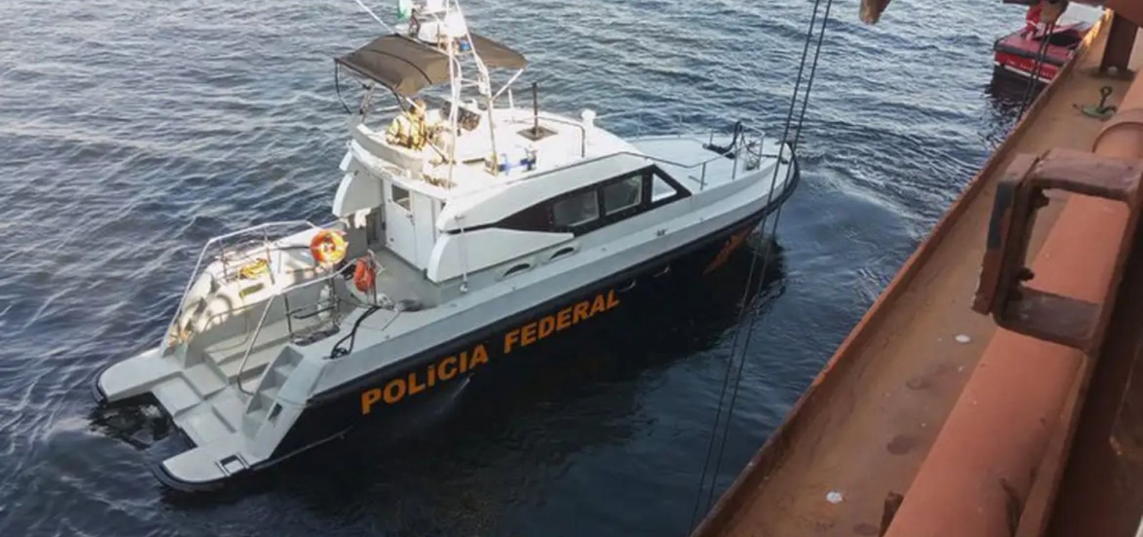 Cinco imigrantes clandestinos são resgatados pela PF em navio no Rio de Janeiro