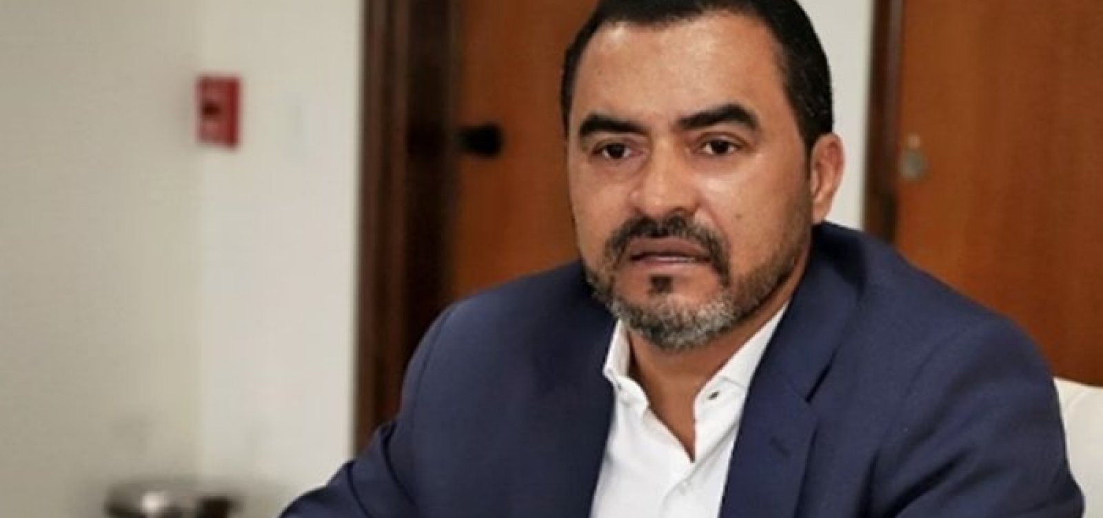 Governador do Tocantins é alvo da PF por suspeita de desvio de cestas básicas na pandemia