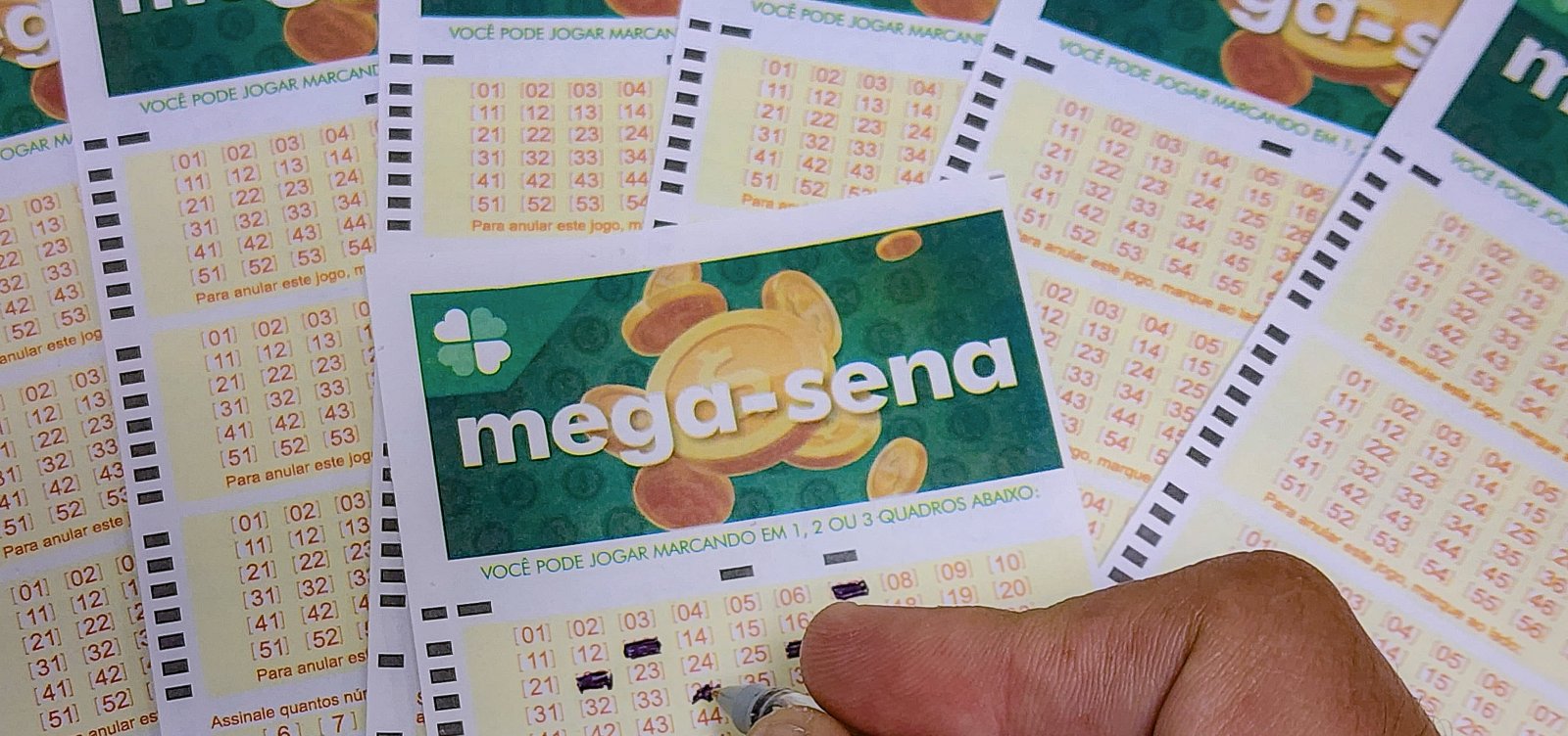 Duas apostas da Mega-Sena faturam 14,9 milhões cada