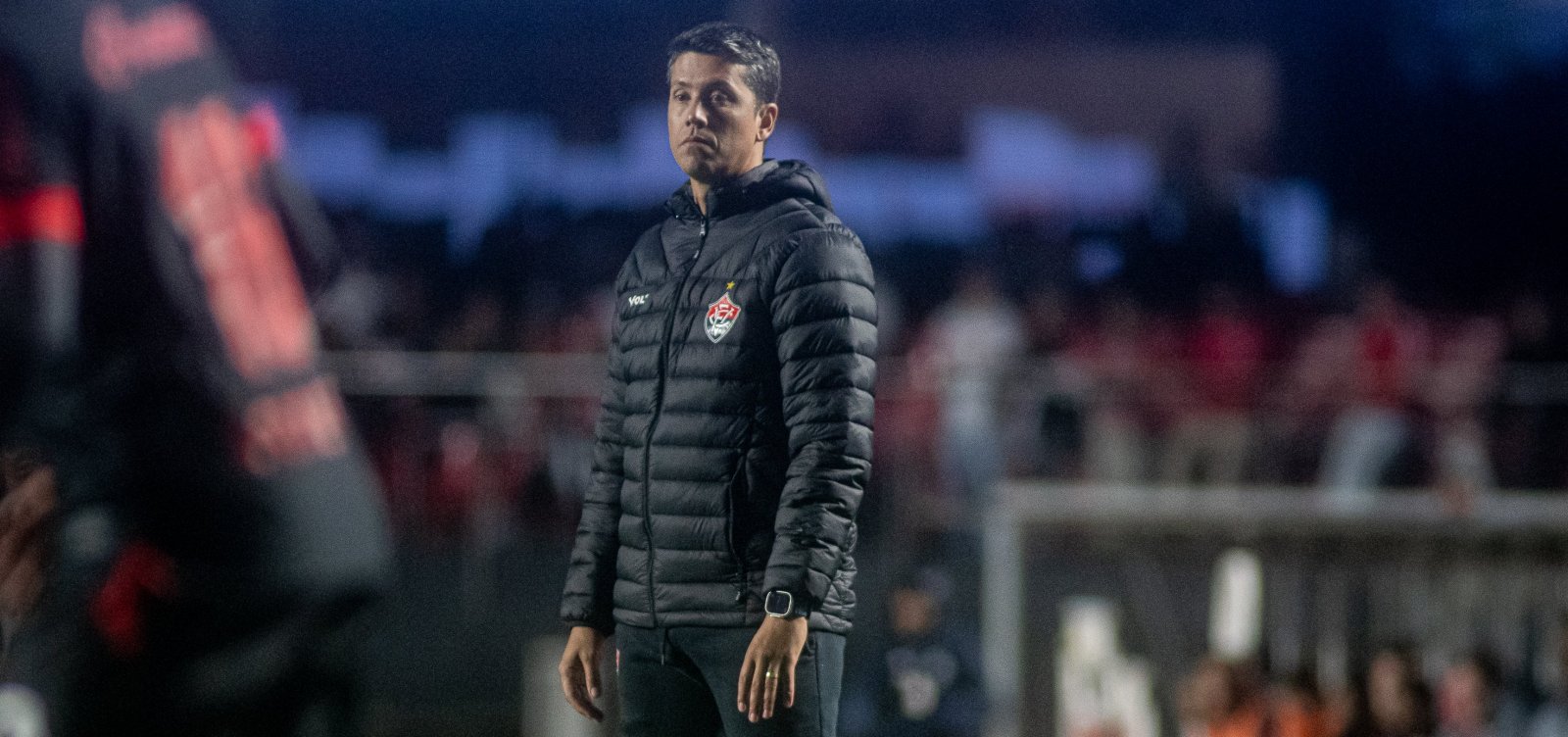 "Pagamos pelo nosso 1º tempo", diz Carpini sobre derrota do Vitória para o São Paulo