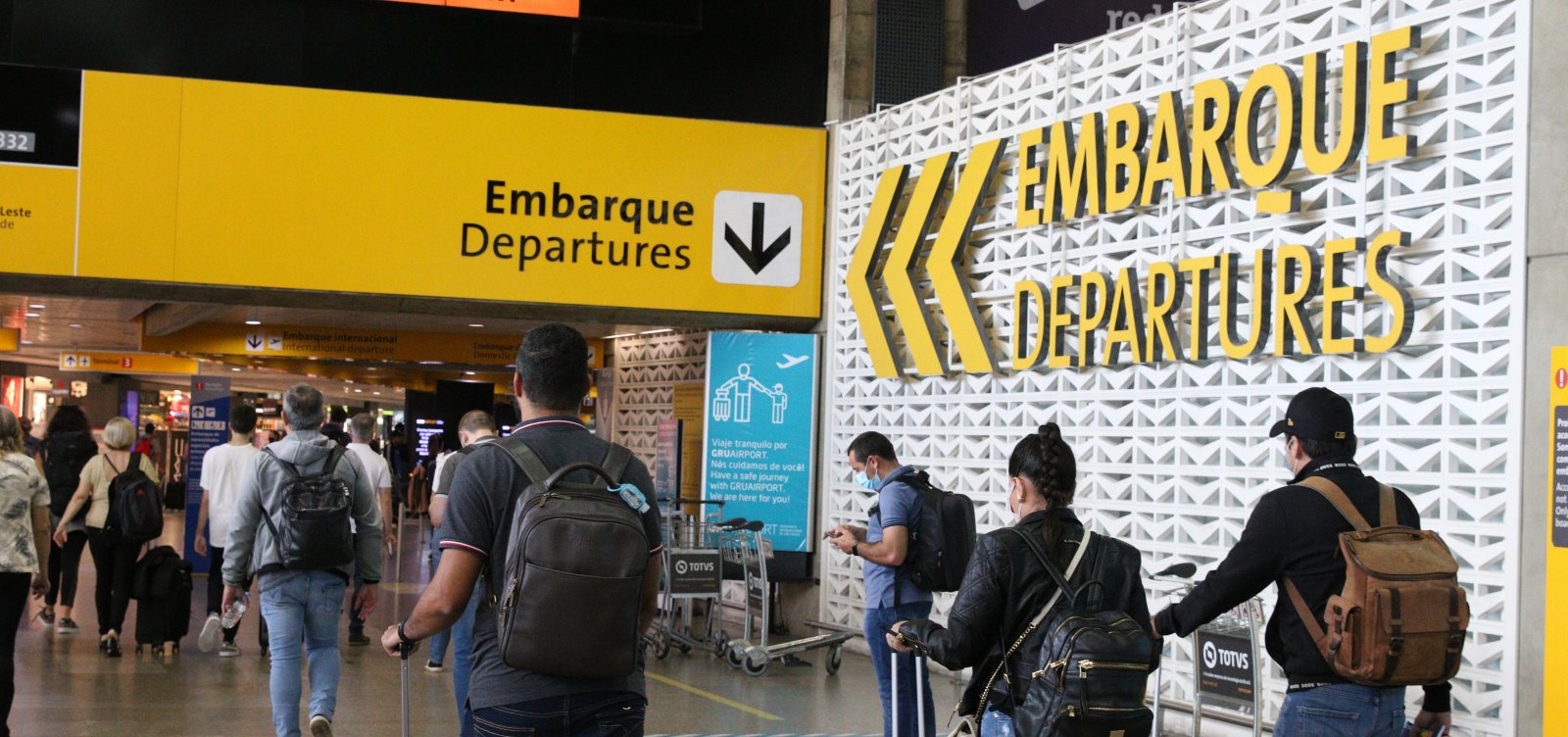  Aeroporto de Guarulhos fecha após suspeita de incêndio
