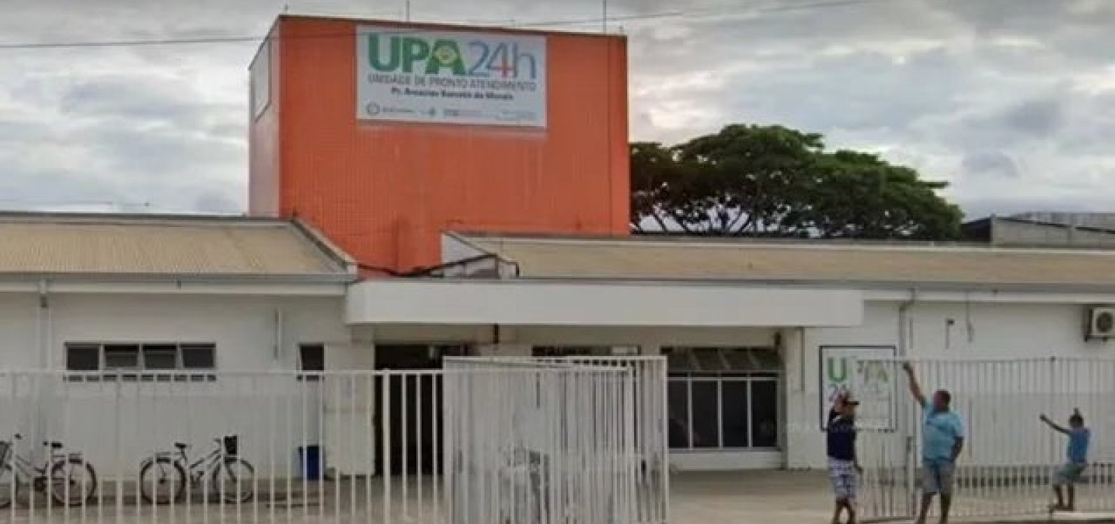 Estudantes e funcionários de escola passam mal após dedetização na Bahia