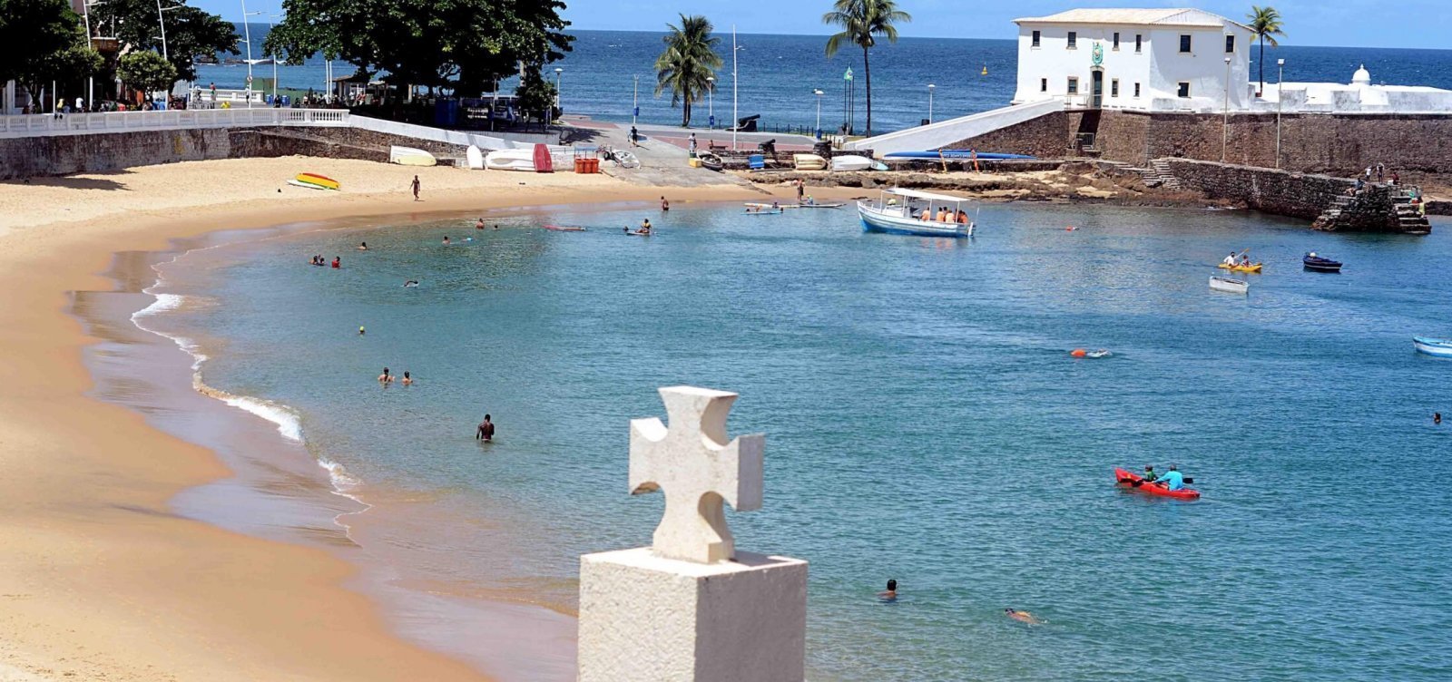 Salvador tem 19 praias impróprias para banho neste domingo; confira lista 