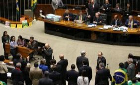 Crime de responsabilidade? Decisão do impeachment na Câmara começa às 14h
