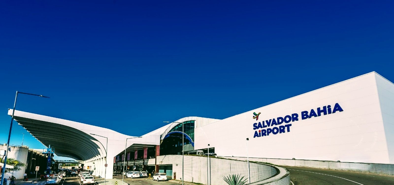 Aeroporto de Salvador projeta recorde no fluxo de passageiros no verão de 2025