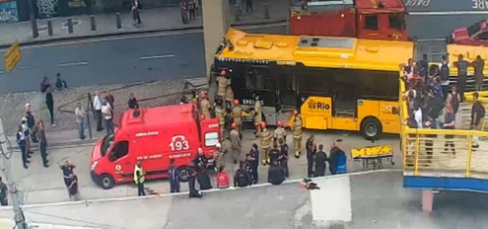 Acidente com BRT deixa ao menos 50 feridos no Rio de Janeiro