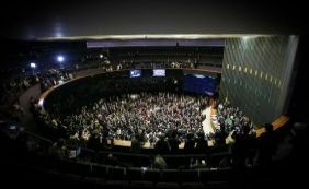 "Bancada da Bola" se divide em votação favorável ao impeachment no Congresso